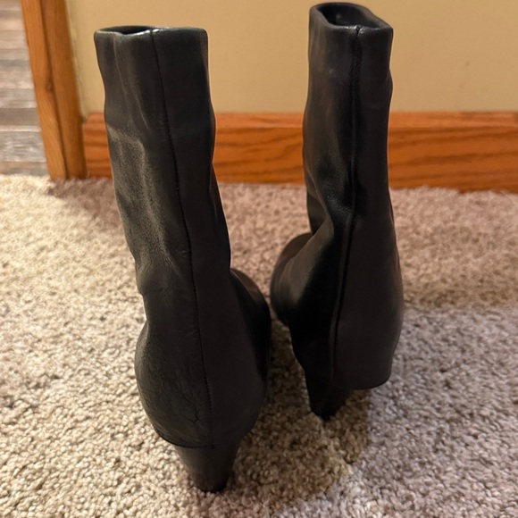 Trouve heeled boots. Size 6 1/2 Leather-upper used condition see photos - Picture 5 of 17